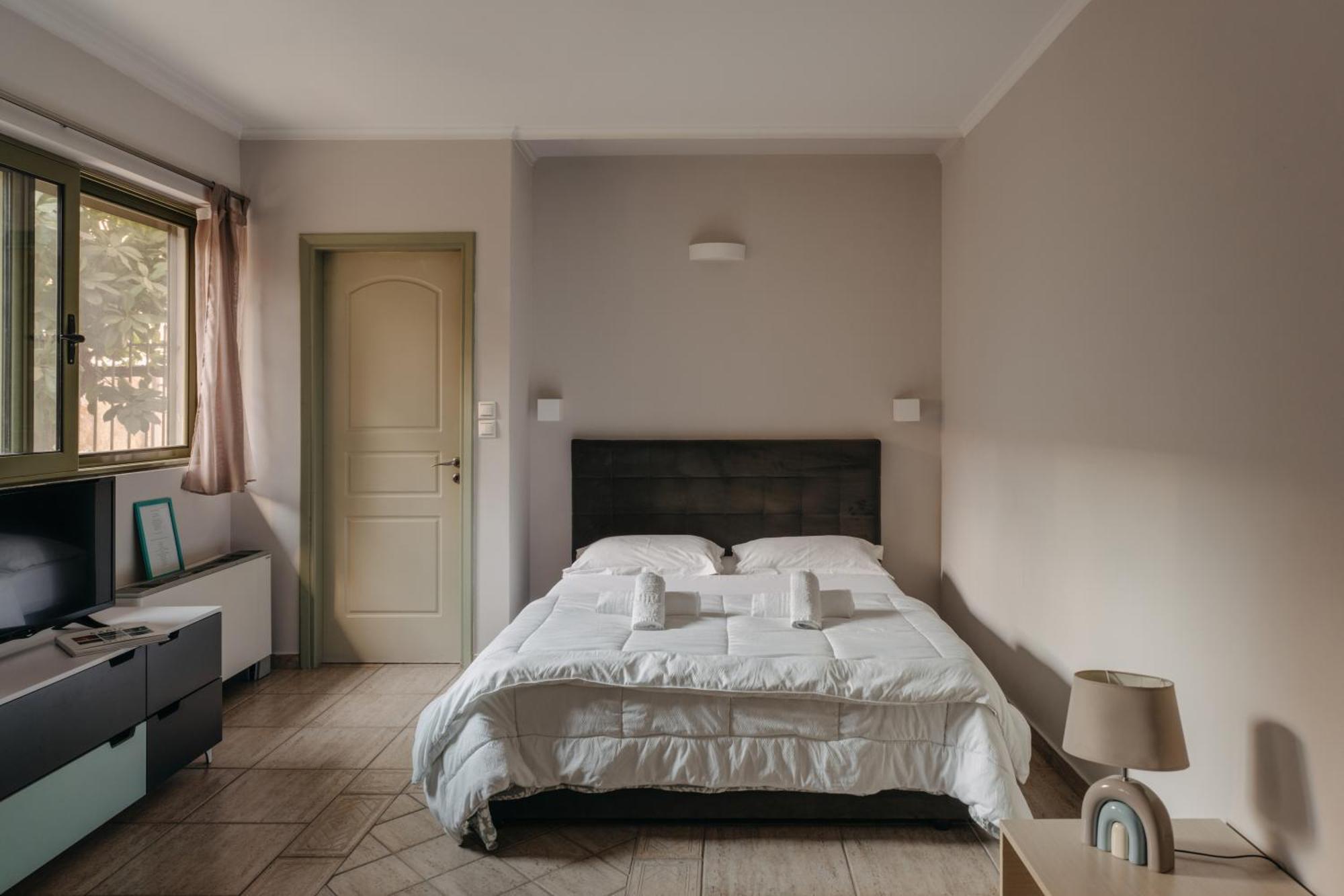 Central Studio - Fully Equiped. Ideal For Couples Patras Exterior photo
